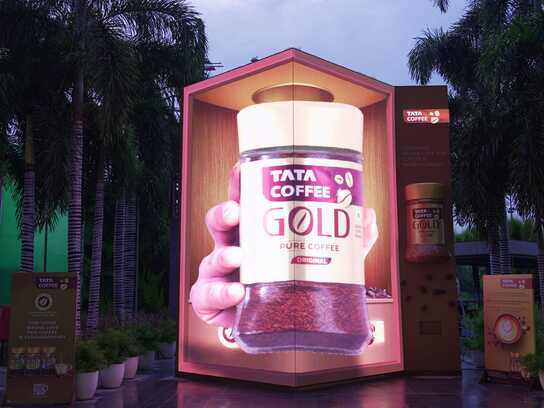A One-of-a-Kind 3D Aroma-Anamorphic Experience