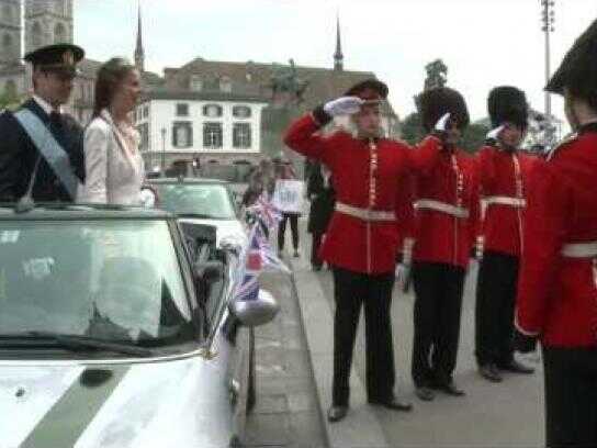 William &amp; Kate - Guerilla Wedding