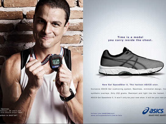 Asics pubblicità store