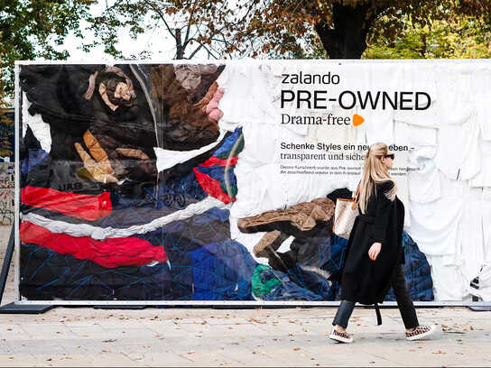 Pre-owned Fashion Billboards