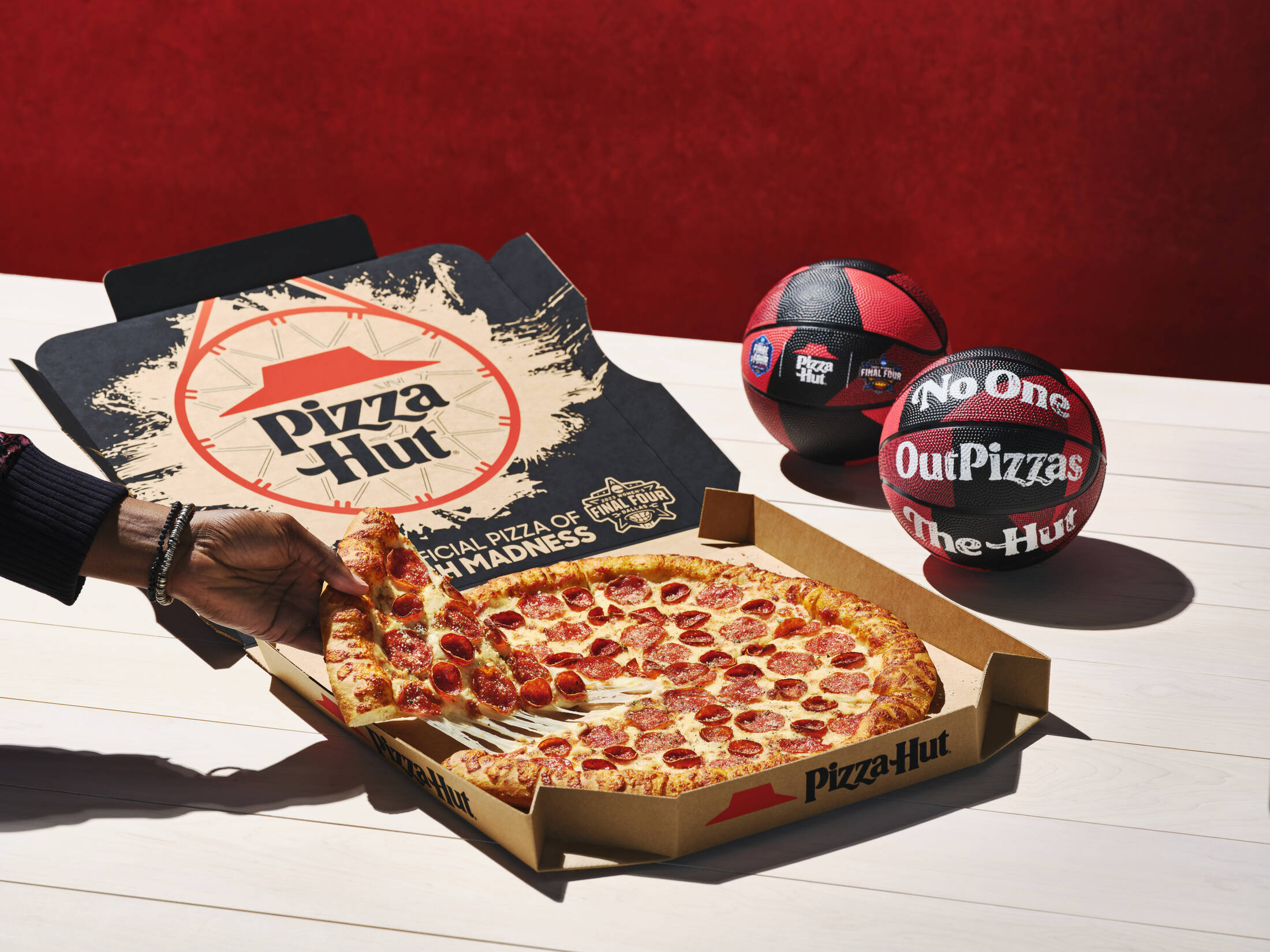 Pizza Hut + Ogilvy designed a limited edition pizza-box with a