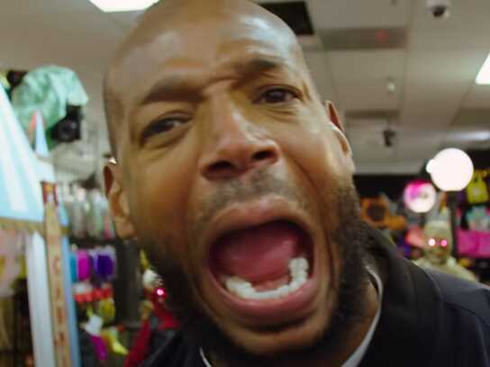 Marlon Wayans Pranks Halloween Store Customers