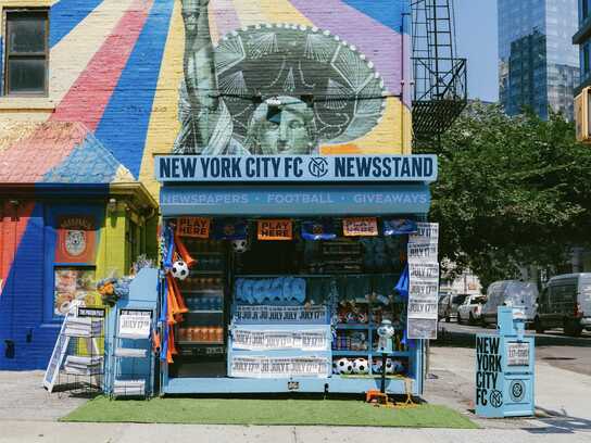 Brings its Stadium News to the Streets with Newsstand Activation