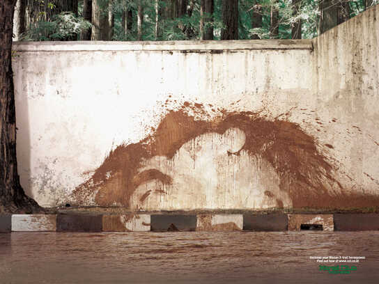 Powerful Mud Splash, Speeding Bike