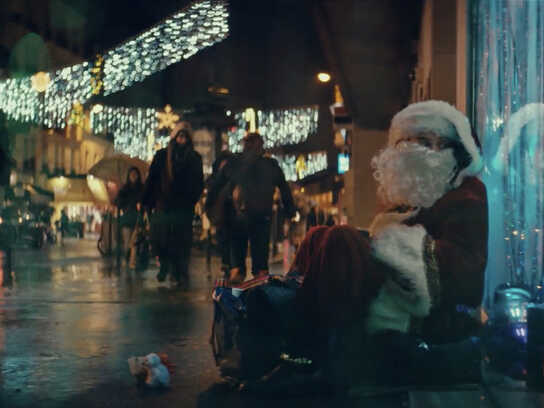 CHRISTMAS ON THE STREET 