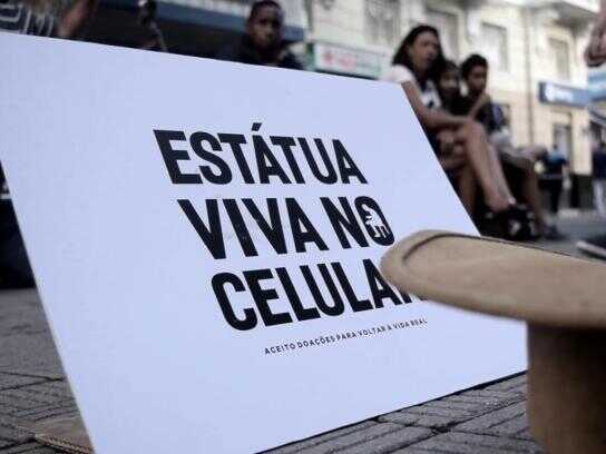 Statue Living On Mobile