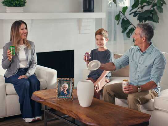  World’s First Music-Streaming Urn