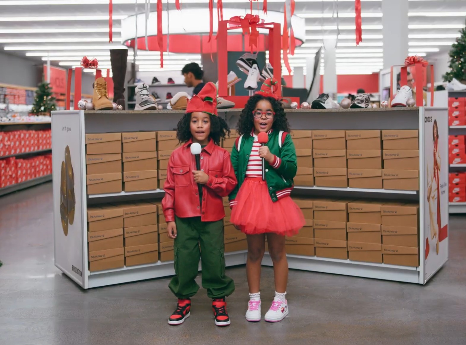 Bringing the holiday magic back to in-store shopping Image