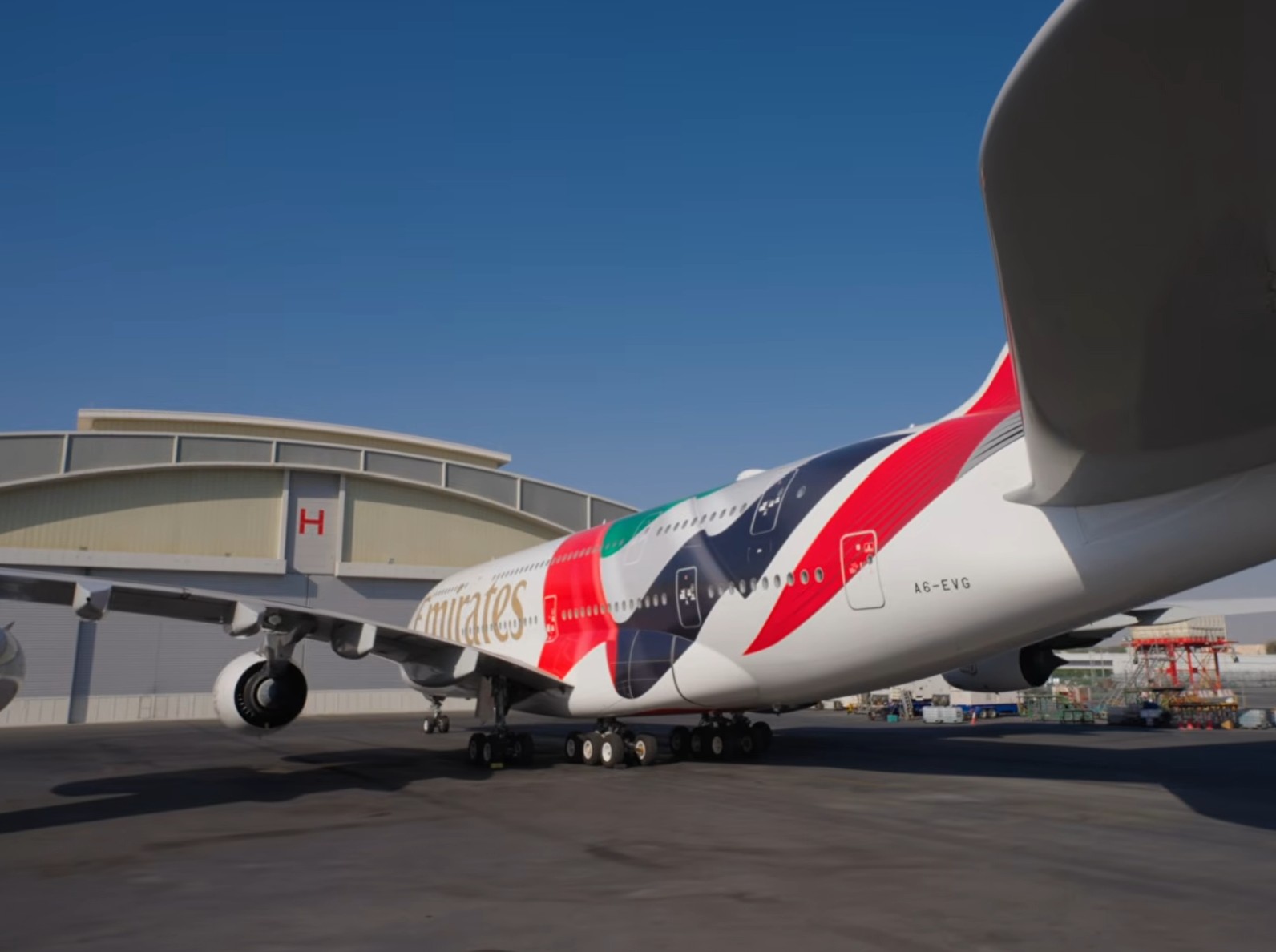  Biggest UAE Flags in the Sky? Image
