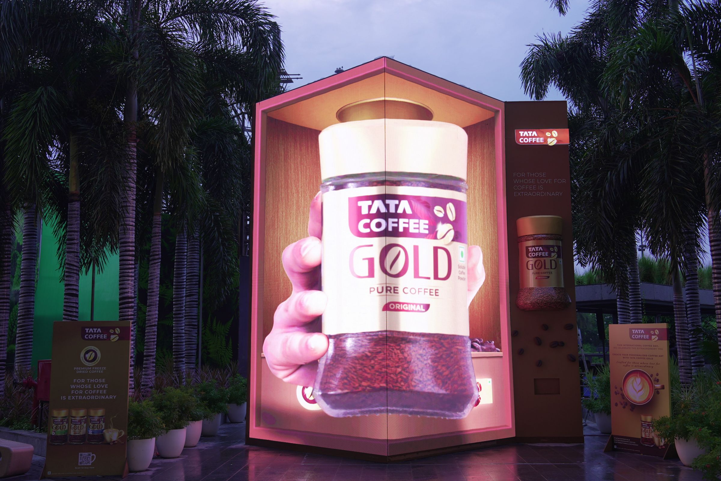 A One-of-a-Kind 3D Aroma-Anamorphic Experience Image